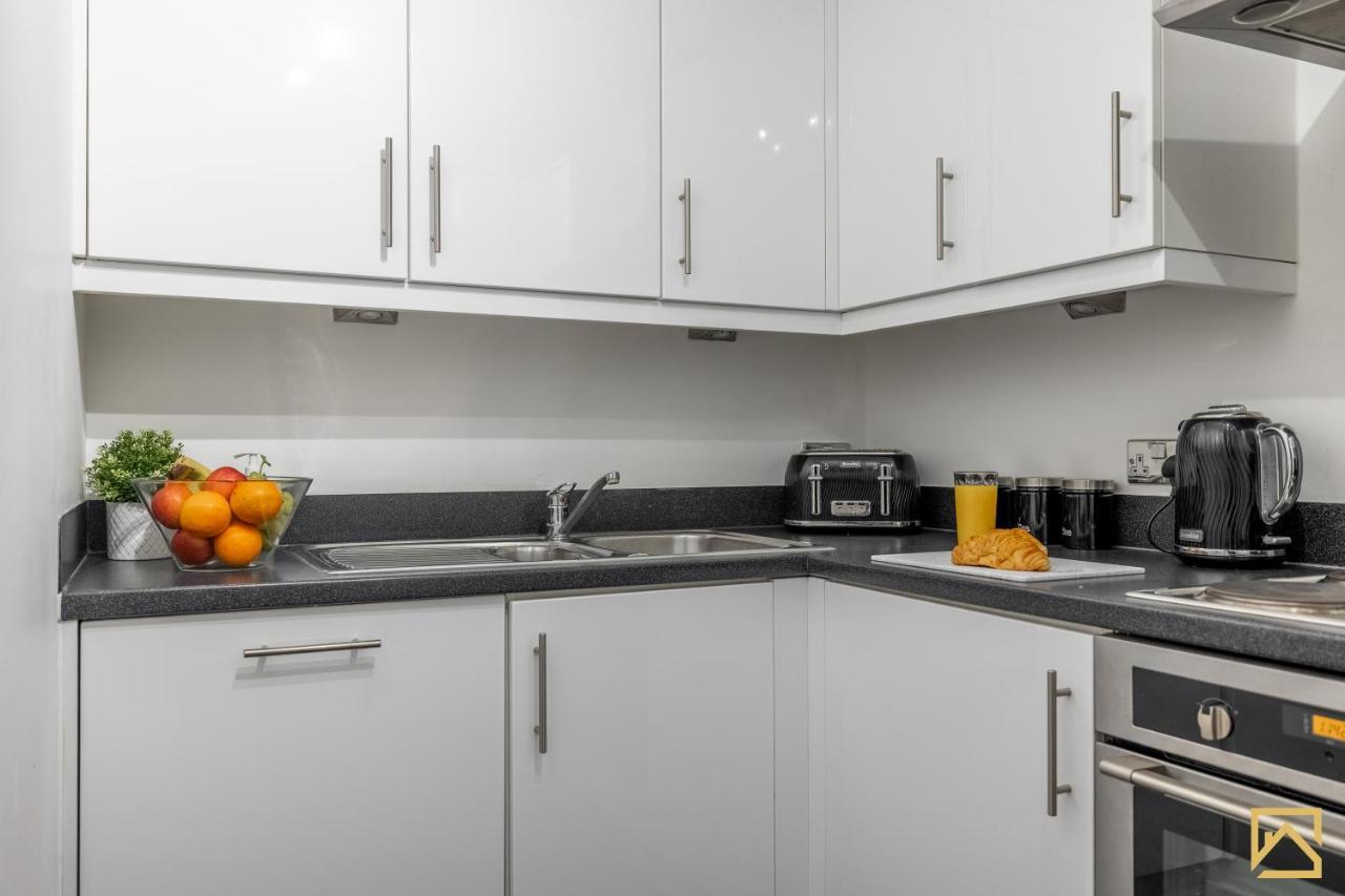Modern 1 Bed In Central Mk, Free Parking, Smart Tv, Manhattan House By Valore Property Services Milton Keynes Exterior foto