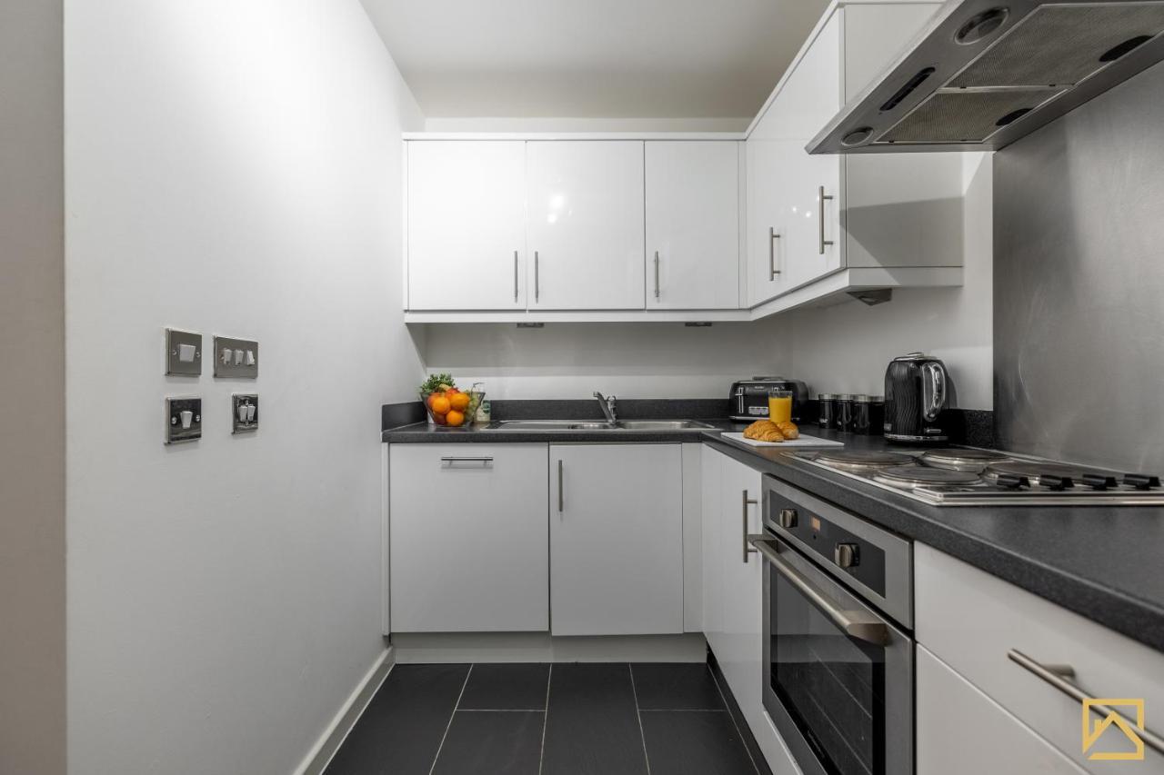 Modern 1 Bed In Central Mk, Free Parking, Smart Tv, Manhattan House By Valore Property Services Milton Keynes Exterior foto